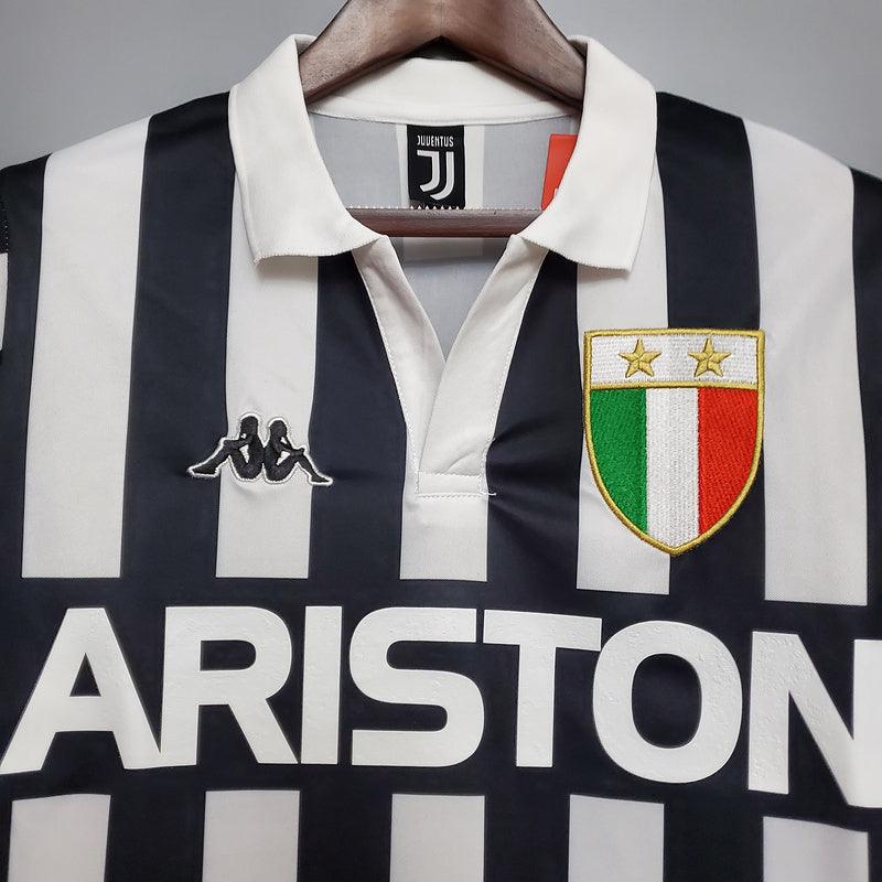 Camisa Juventus Retrô 1984/1985 Preta e Branca - Kappa - Loja da Seven Oficial