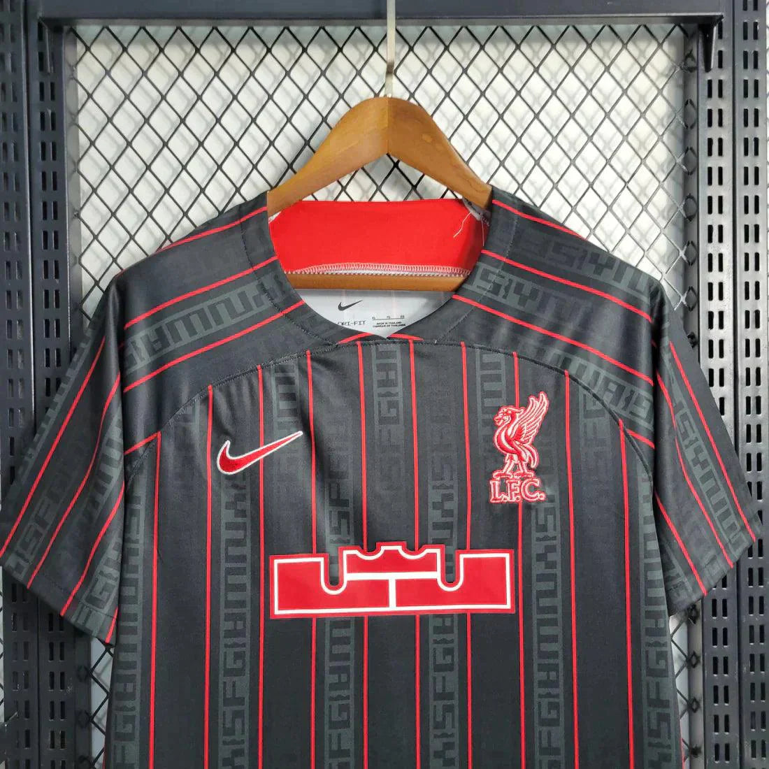 Camisa Liverpool x Lebron James 23/24 Nike - Loja da Seven Oficial