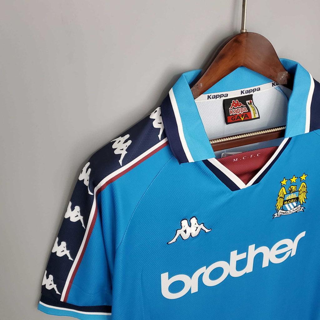 Camisa Manchester City Retrô 1997/1998 Azul - Kappa - Loja da Seven Oficial