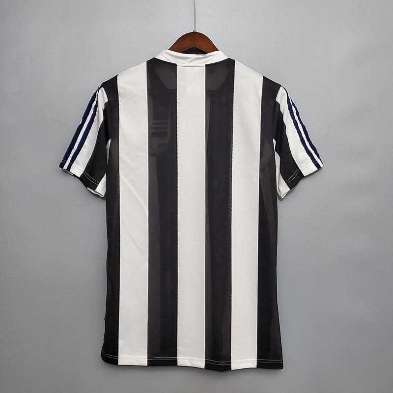 Camisa Newcastle Retrô 1995/1997 Preta e Branca - Adidas - Loja da Seven Oficial