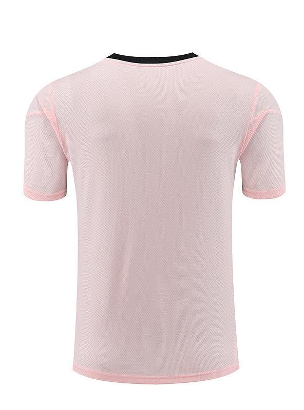 Camiseta Manchester United 23/24 - Treino - Rosa - Loja da Seven Oficial