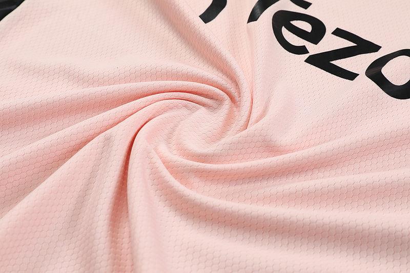 Camiseta Manchester United 23/24 - Treino - Rosa - Loja da Seven Oficial