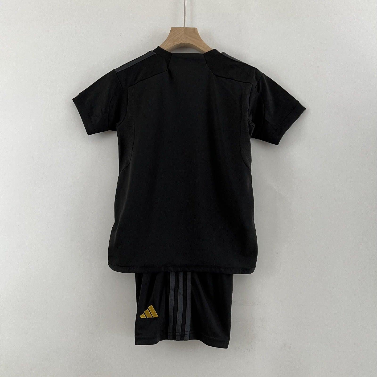 Kit Infantil Real Madrid III 23/23 Adidas - Preto - Loja da Seven Oficial